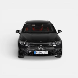 Mercedes-Benz CLA Shooting Brake mit EQ-Technologie cosmos black NZG 1:18 Metallmodell